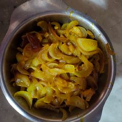A picture of Mesalla pyaaj.