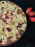 Queque con fresas y migas