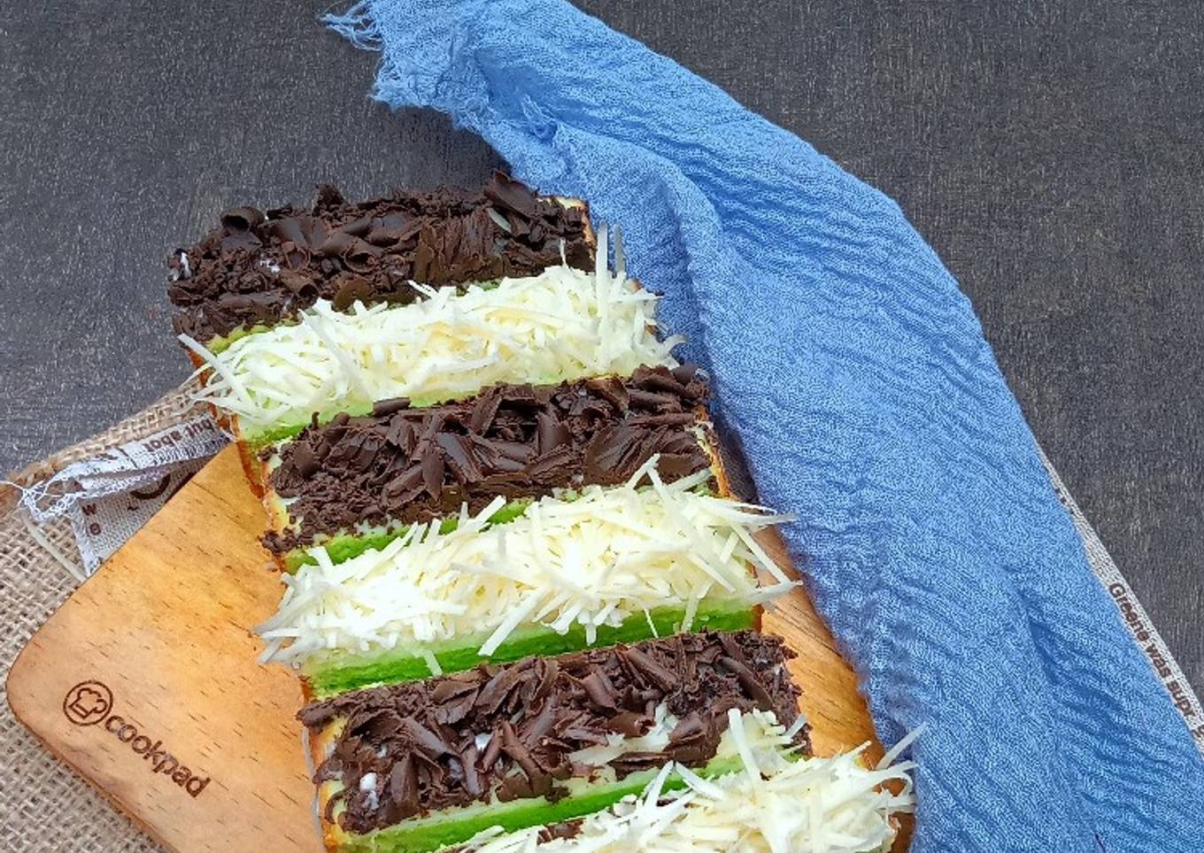 Langkah Mudah untuk Membuat Bolu pandan tabur coklat keju yang Lezat
Sekali