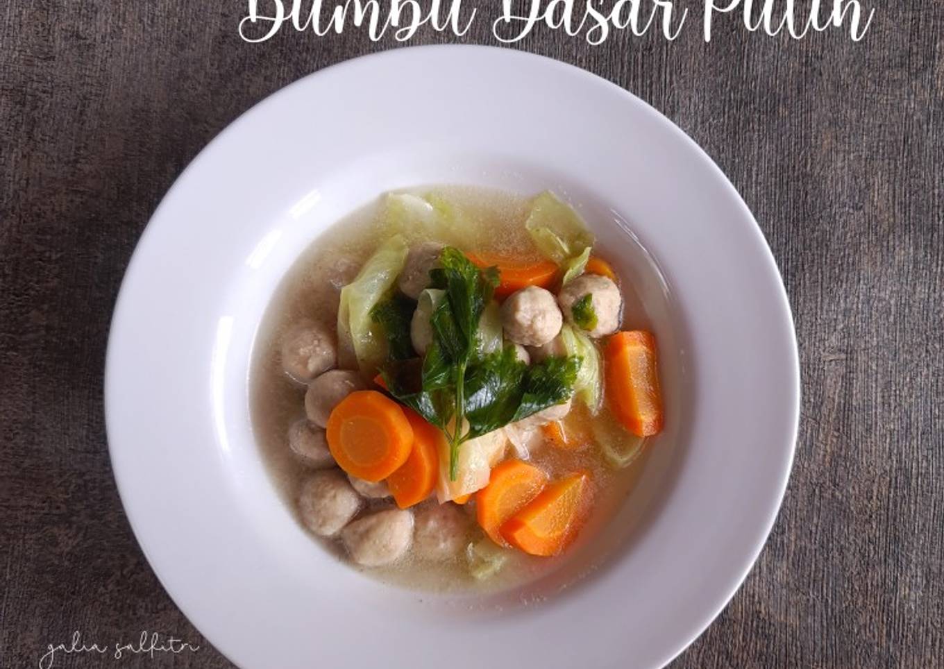 Sop Bakso dengan Bumbu Dasar Putih