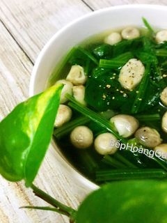 Hình của món Canh Cải Bó Xôi Nấu Nấm Rơm.