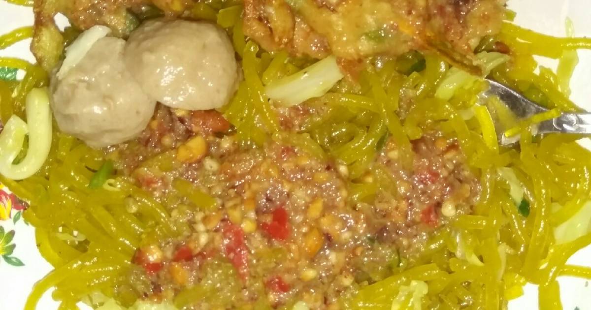 Resep Mie Aci Mie Leor Kuning Sambel Kacang Oleh Jingga Merah Cookpad