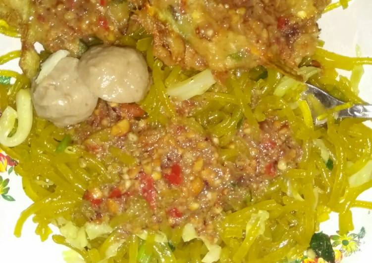 Resep Mie aci / mie leor kuning + sambel kacang Anti Gagal