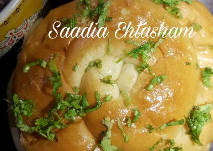 Recipe of Award-winning Garlic spiral buns. Side dish