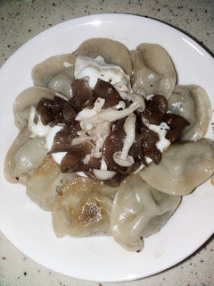 煎餃(順便煎蛋+蔬菜) 的食譜成品照片