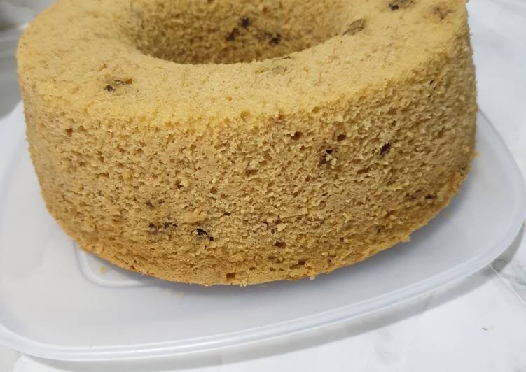 Bluder Banana Raisin Cake