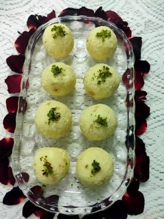 মালাই-ছানার লাড্ডু(Malai chanar laddu recipe in Bengali) রেসিপির প্রধান ছবি