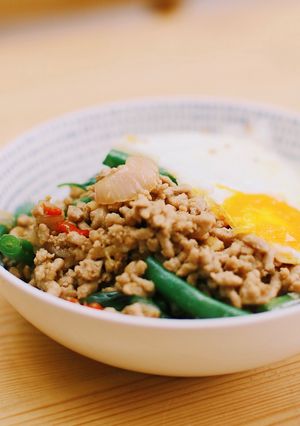 A picture of Minced Meat with Basil (Pad Kra Pao Gai).