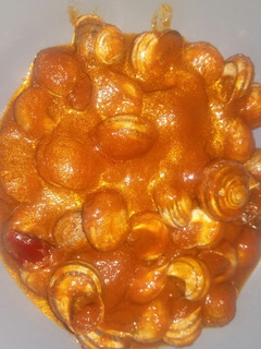 Una foto de Cabrillas con tomate frito