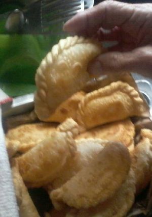 Una foto de Empanadas de queso a la calabresa😍