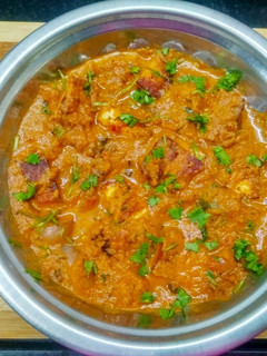 வால்நட் பன்னீர் கறி (Walnut paneer curry recipe in tamil) செய்முறை முக்கிய புகைப்படம்