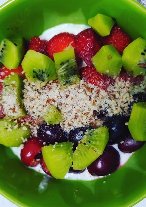 Φωτογραφία της συνταγής Γιαούρτι με φρούτα 🍓🍒🥝