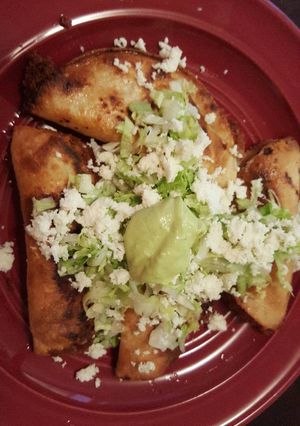 Una foto de Tacos de papas y queso (fritos)