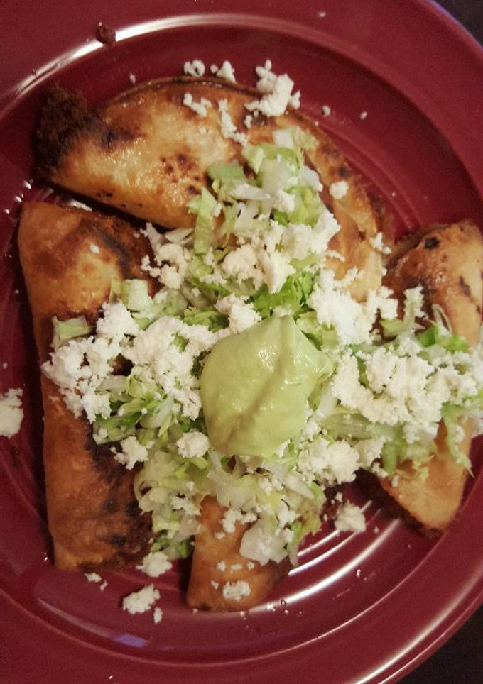 Una foto de Tacos de papas y queso (fritos)