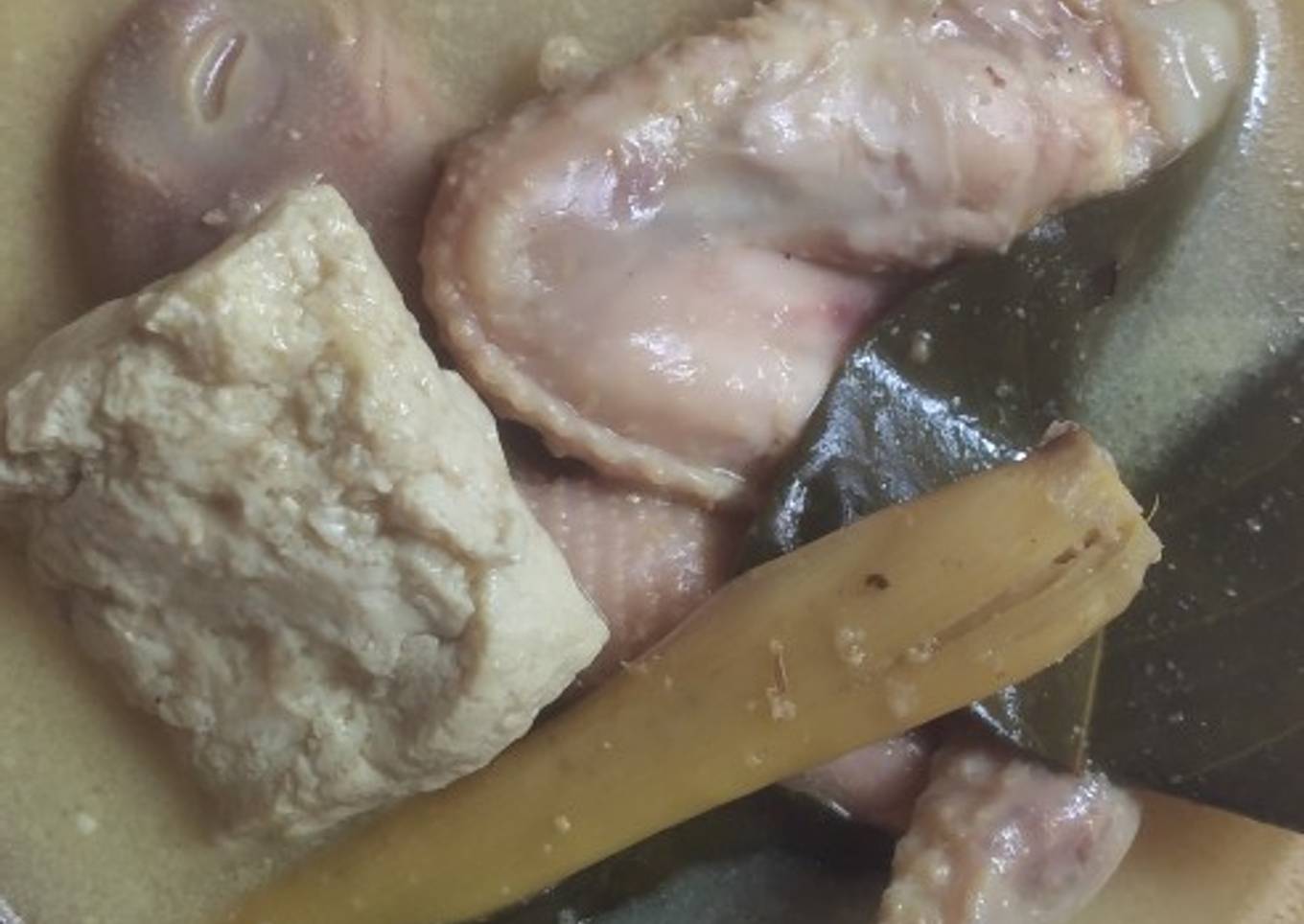 Opor Ayam Bumbu Kuning