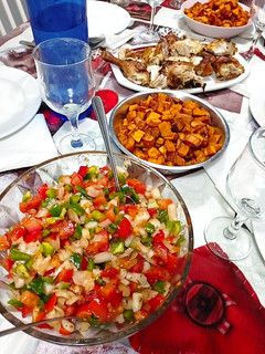 Una foto de Pollo al chimichurri con trampó mallorquín, patatas y boniatos