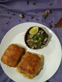 બ્લેક પાઉં ભાજી (black pau bhaji recipe in gujarati) રેસીપી મુખ્ય ફોટો