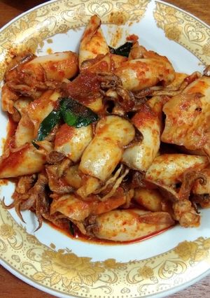 Foto resep Cumi saus pedas gurih daun jeruk