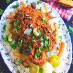 A picture of Murgh Musallam.