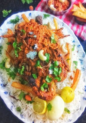 A picture of Murgh Musallam.