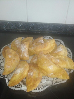 Una foto de Empanadillas rellenas de crema pastelera