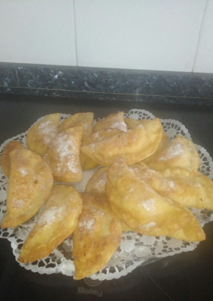Una foto de Empanadillas rellenas de crema pastelera