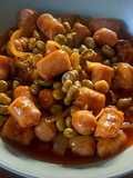 Habitas con salchichas de pollo