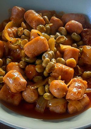 Foto principal de Habitas con salchichas de pollo