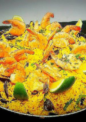Una foto de Paella