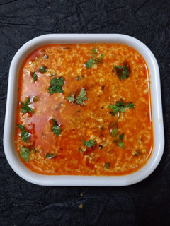 દહીં તિખારી (Dahi Tikhari Recipe In Gujarati) રેસીપી મુખ્ય ફોટો