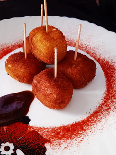 क्रिस्पी पोटैटो बाईट्स (crispy potato bites recipe in Hindi) रेसिपी मुख्य फोटो