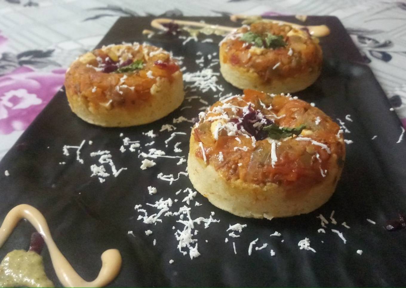 Cheese Chilli Idli Donuts