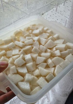 A picture of Chicken-mu / Pickled Korean Radish.