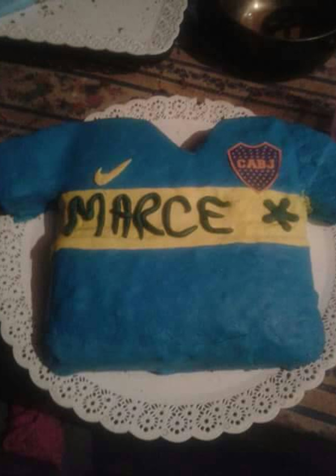 Una foto de Torta camiseta Boca