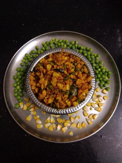 *ஸ்வீட் கார்ன், க்ரீன் பீஸ், சுண்டல்*(sweetcorn green peas sundal recipe in tamil) செய்முறை முக்கிய புகைப்படம்