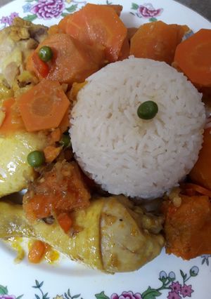 Una foto de Pollo al curry con camotes🇵🇪