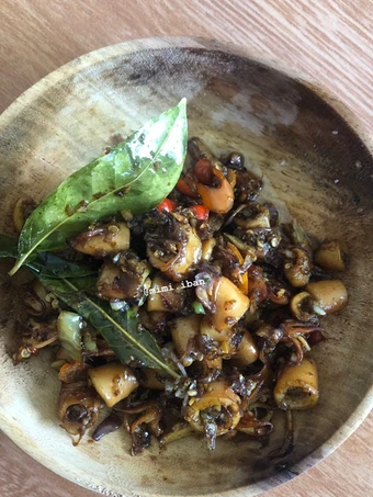 Cara Simple Menyiapkan Resep  Cumi asin manis pedes yang Menggugah Selera, Lezat Sekali