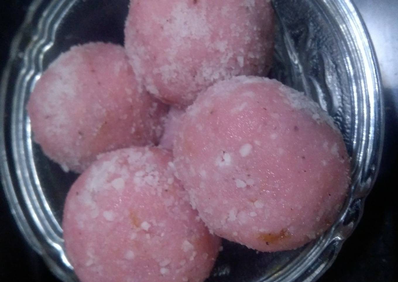 Coconut laddoo