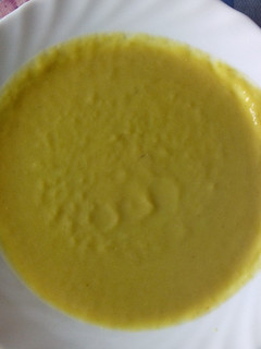 Una foto de Crema calabaza con merluza