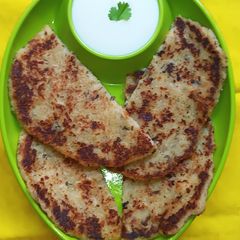 A picture of Sooji Potato paratha.