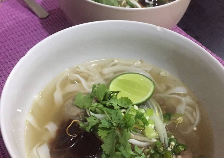 Pho Bo (Sup Kaldu Sapi khas Vietnam)