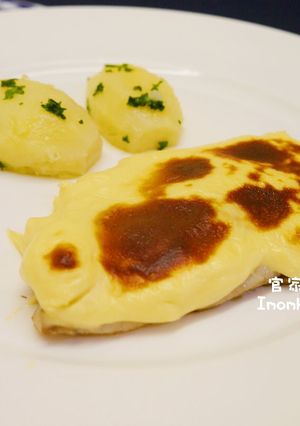 乳酪奶油焗鱸魚排附水煮馬鈴薯 的食譜成品照片