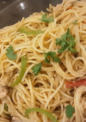 A picture of Chicken chowmein.