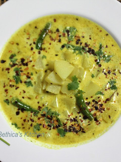 A picture of Raw Papaya Soup in Coconut Milk.