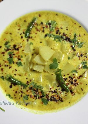 A picture of Raw Papaya Soup in Coconut Milk.
