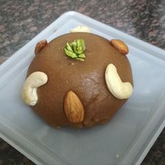 A picture of Aate (wheat flour) ka halwa.