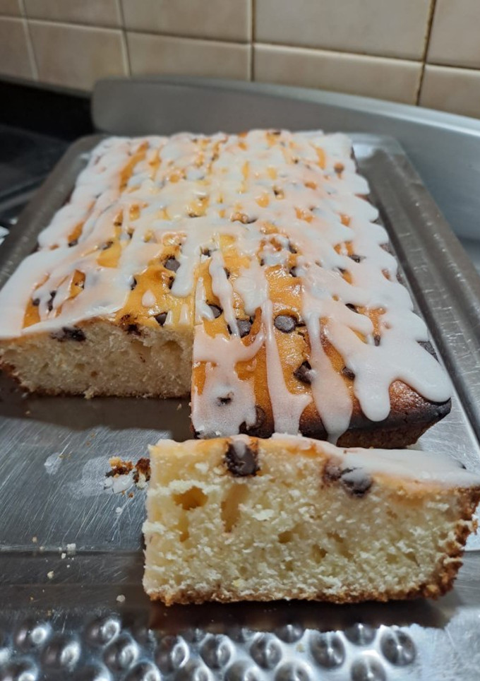 Una foto de Budín húmedo de limón y yogur