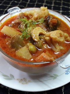 व्हेज कुर्मा नो ओनियन नो गार्लिक (veg korma recipe in marathi) रेसिपी चे मुख्य फोटो