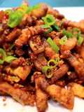 สามชั้นคั่วพริกเกลือ Stir-fried pork belly with garlic and chili