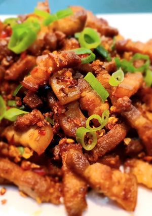 A picture of Stir-Fried Pork Belly with Garlic and Chili.
